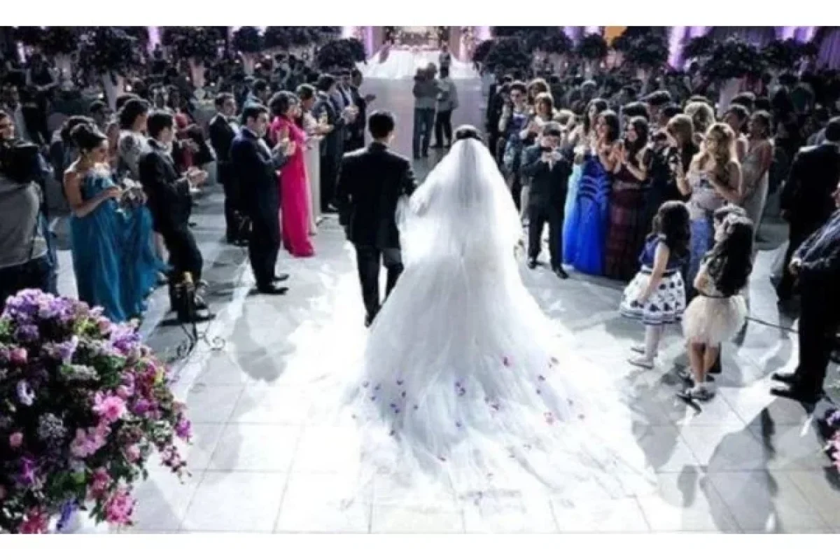 Toyda qızına qurudulmuş qabıq hədiyyə etdi - SƏBƏBİ İSƏ...