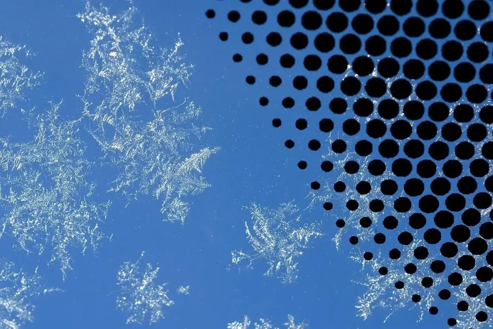 Avtomobillərin şüşəsindəki qara nöqtələrin nə işə yaradığını bilirsiniz?