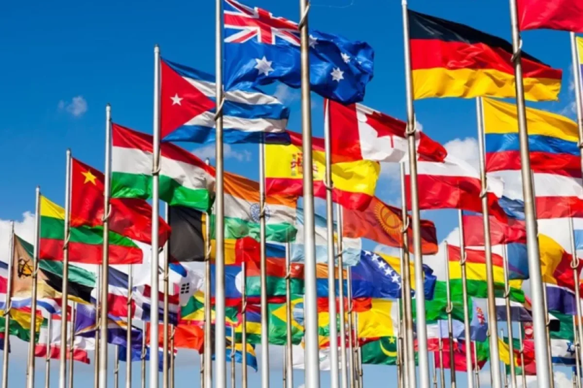 Xarici dövlətlərin bayraqları - dalğalanmayacaq - Bu ölkədə