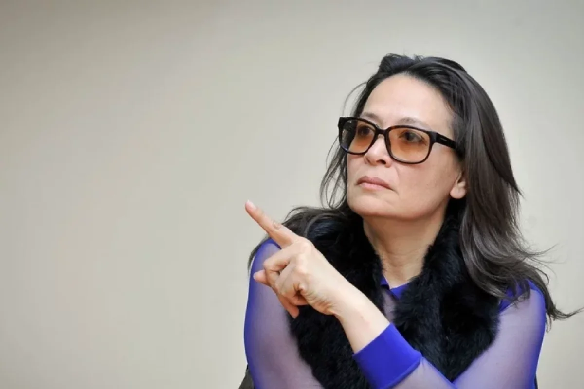 Əməkdar artist qızından İMTİNA ETDİ