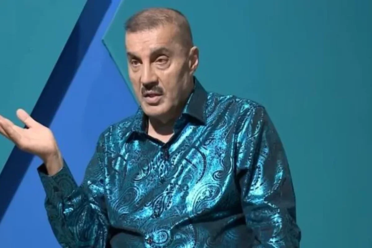 Əməkdar artist hirslənib soyadını dəyişdi