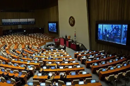 Cənubi Koreyada kəşfiyyat orqanı əməkdaşlarının parlamentə girişinə qadağa