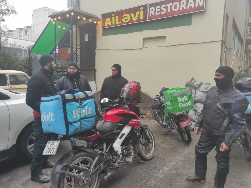 Bakıda "Wolt"un kuryerləri boykot edir - FOTO
