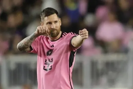 Messi ən dəyərli oyunçu seçildi