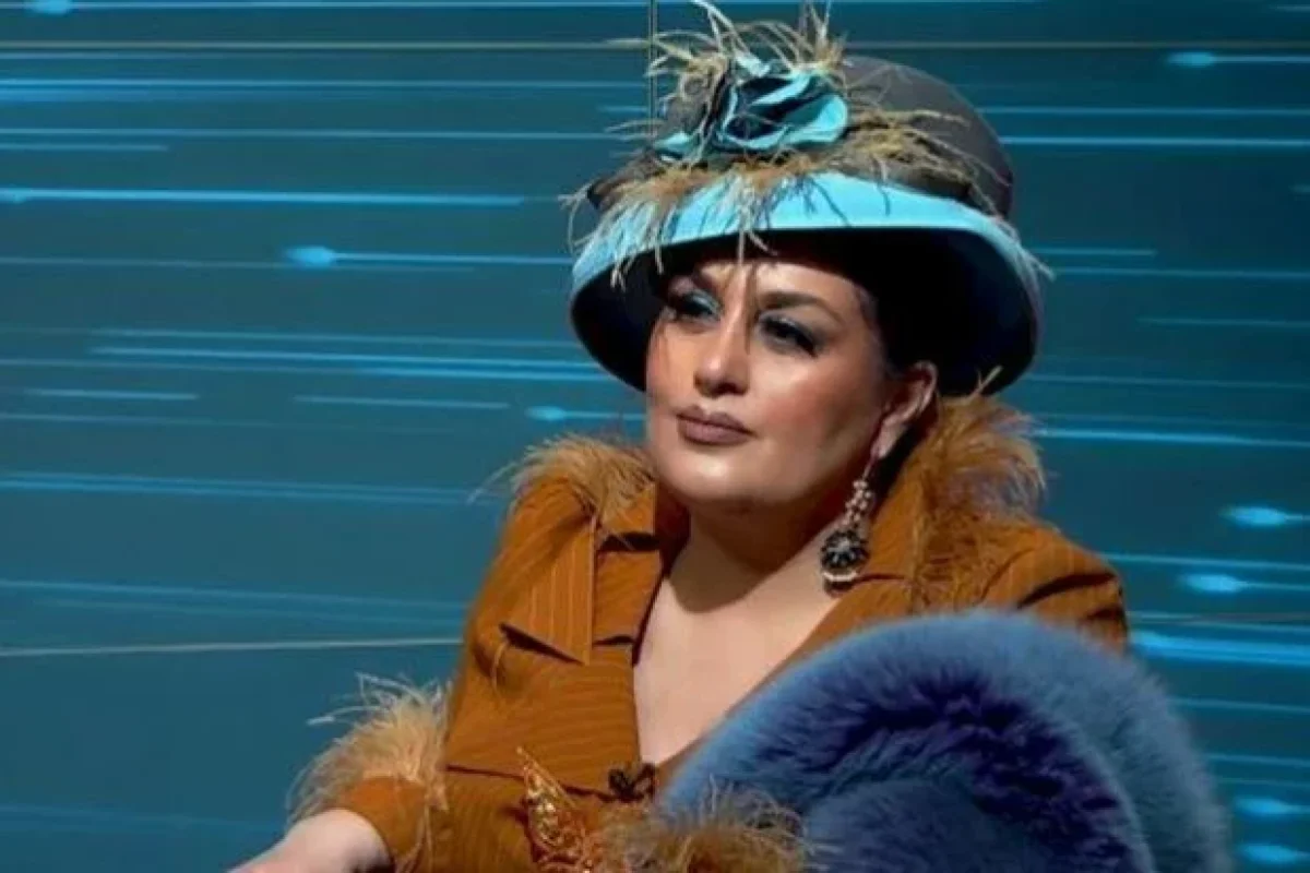 "Bir dəfə mənə yazdı ki, qarşında baş əyirəm..."