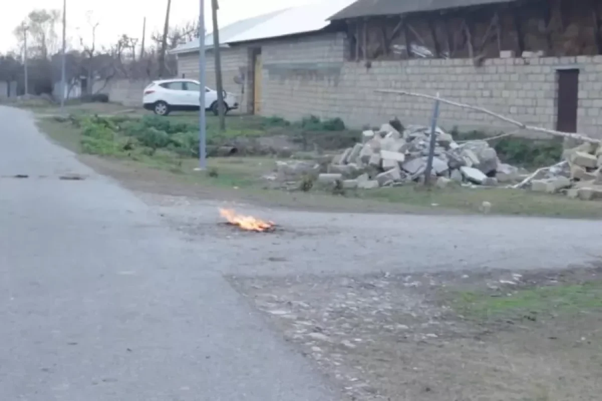 Göyçayda asfaltın ortasında alov əmələ gəldi - VİDEO