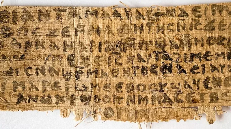 Bu yazıları oxuya bilən şəxsə - 870 min manat mükafat veriləcək