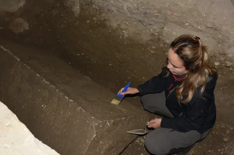 Türkiyədə maraqlı arxeoloji tapıntı: - "Santa Klaus"un məzarı ola bilər