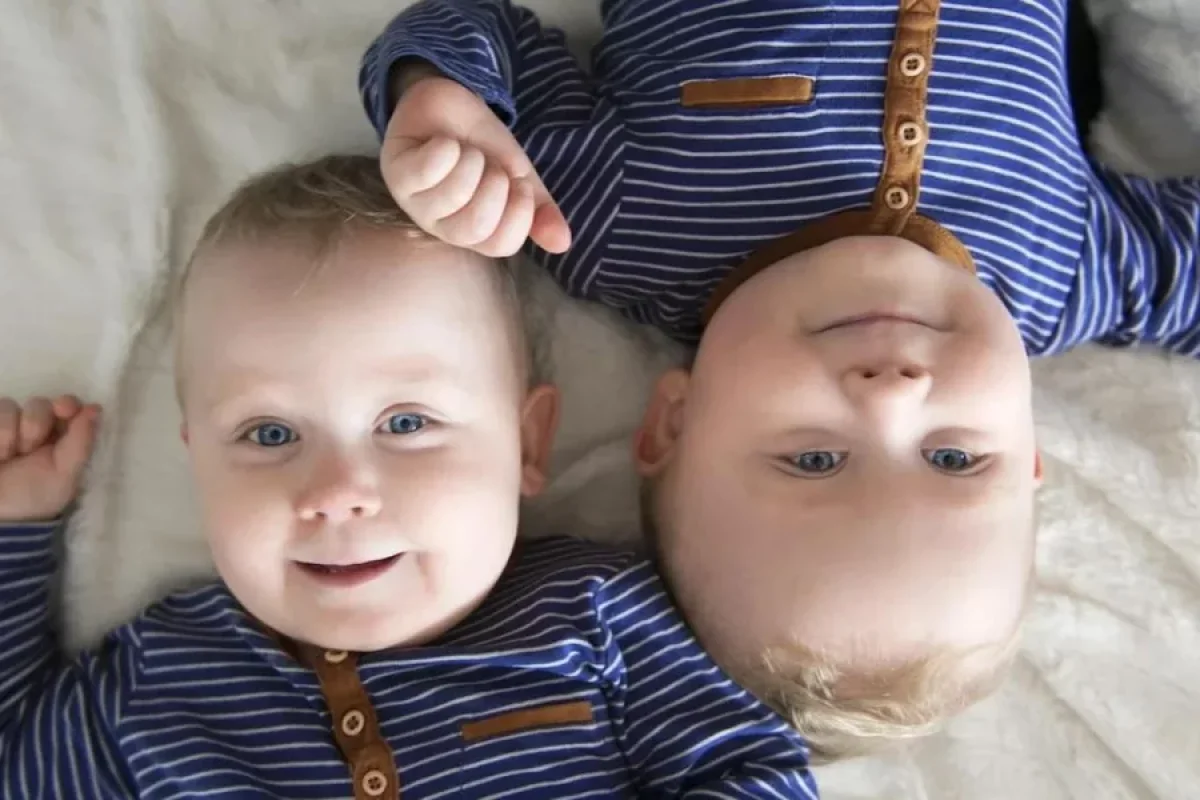 Əkiz uşaqlara eyni paltarı geyindirmək olmaz- - ARAŞDIRMA