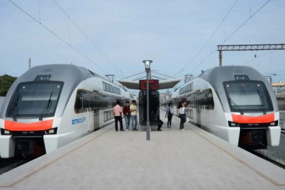 Bakı-Sumqayıt qatarı atı vurdu – - Gecikmə yaşandı