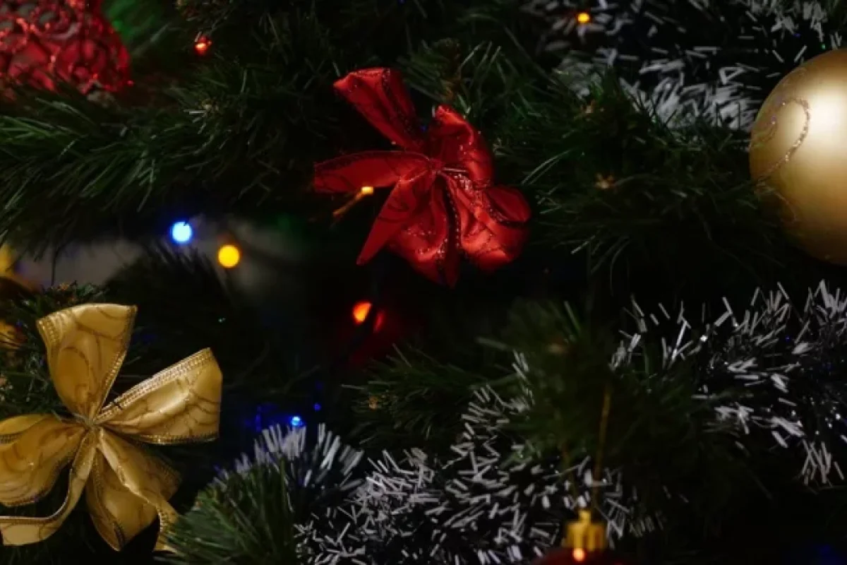 Faciə! Yolka bəzəyərkən öldü