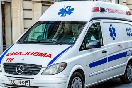 Azərbaycanda 18 yaşlı ana doğuş zamanı körpəsini itirdi