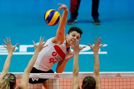 Dünyanın ən varlı 15 qadın voleybolçusu - AÇIQLANDI
