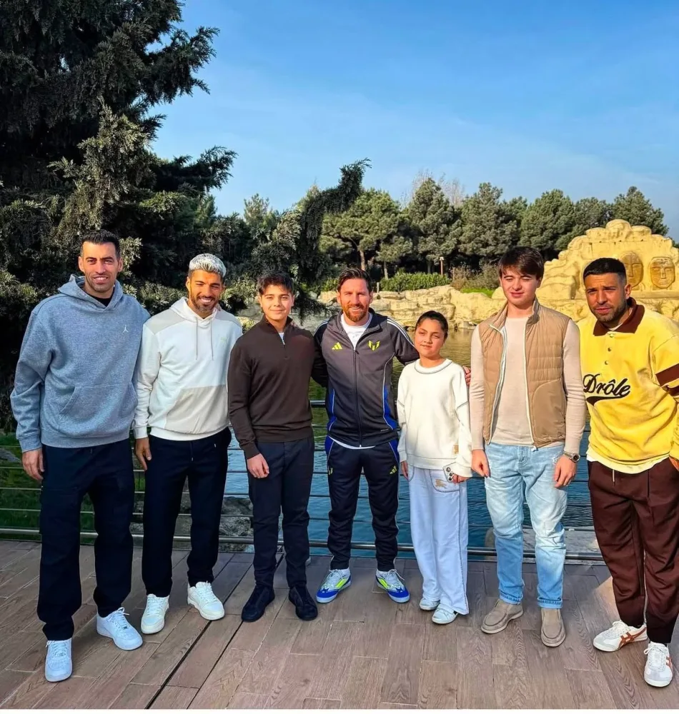 Prezidentin nəvələri Messi ilə bir arada - FOTO