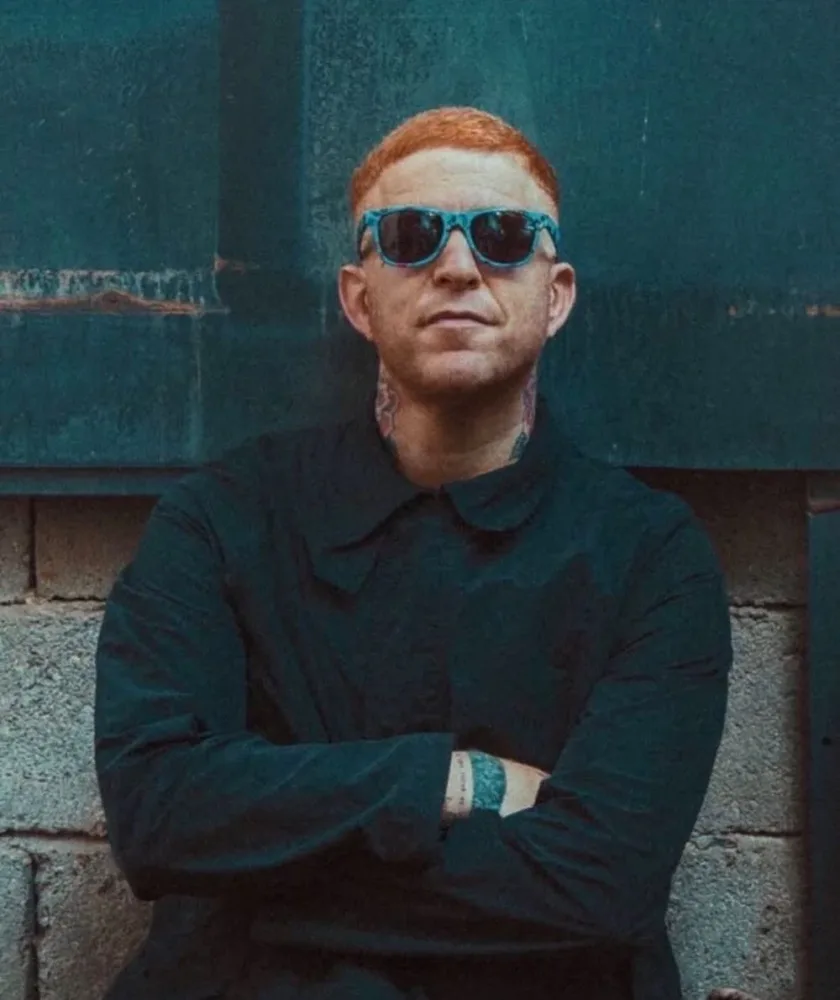 İstanbulda çökən bina bu məşhurun imiş - FOTO