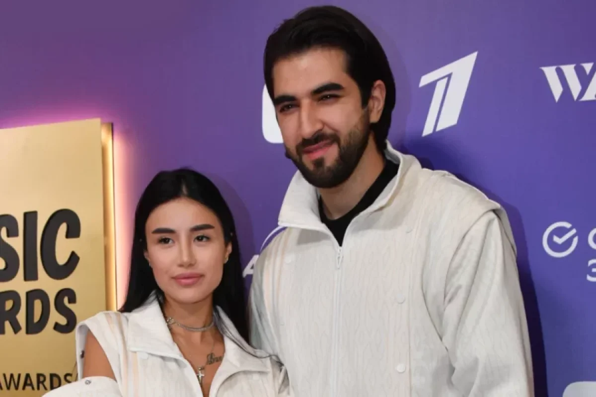 Azərbaycanlı müğənnidən həyat yoldaşına - 11 milyonluq hədiyyə - FOTO