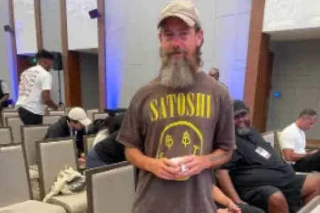 Bomj görünüşlü bu milyarder kimdir?