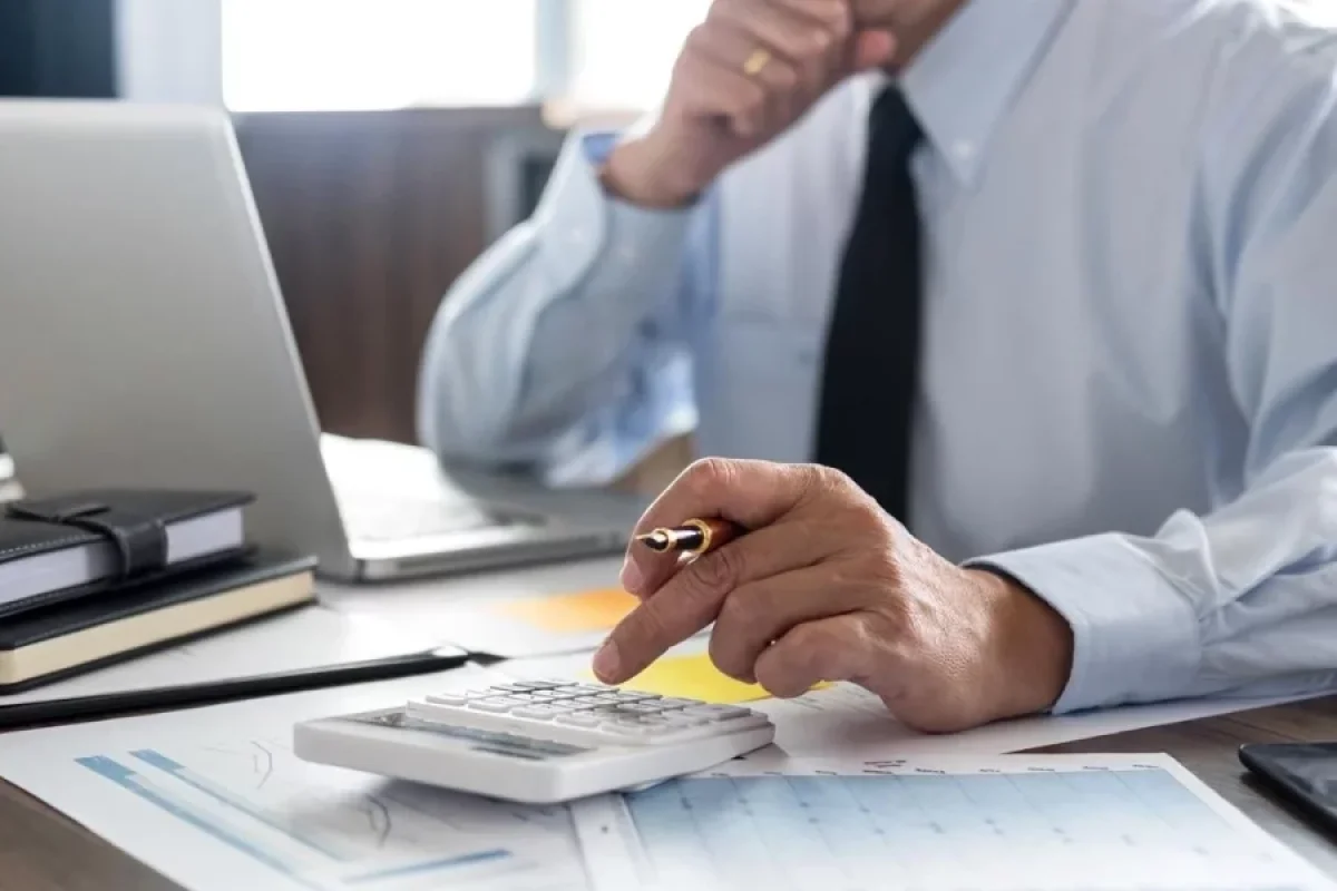 Bu ölkədə ən yüksək dövlət qulluqçusu maaşı - 11 dollardır