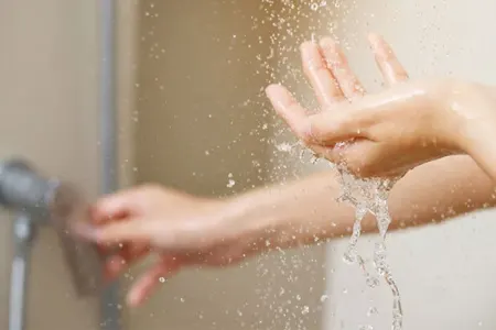 Duşdan sonra hər kəsin etdiyi səhv: - Orqanları şoka salır...