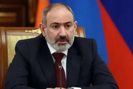 Paşinyan Moskvaya getdi