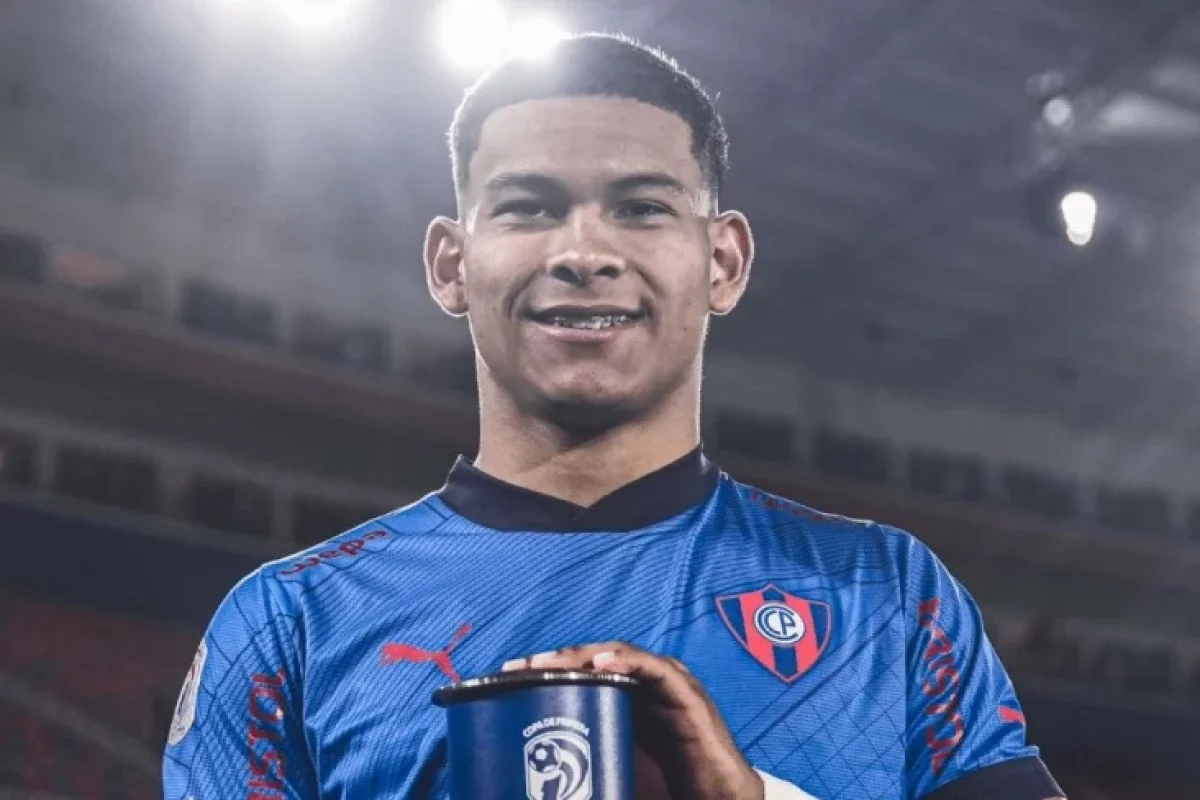 "Mançester Yunayted" 17 yaşlı müdafiəçini alır