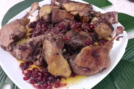 Ov quşlarından yeməklər verən restoran sahibləri
