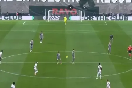 Hər kəs Arda Gülerin 1-ci saniyədəki zərbəsindən danışır