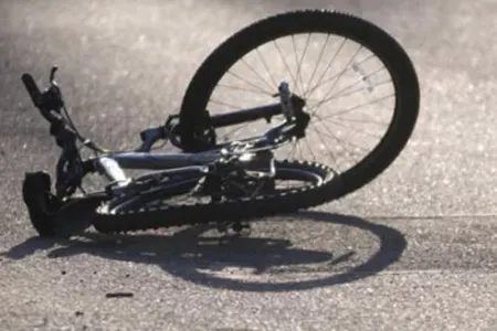 "Mercedes" velosipedçini vurdu - ölən var