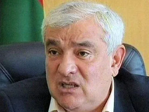 Xalq yazıçısı ağır əməliyyat keçirib - FOTO
