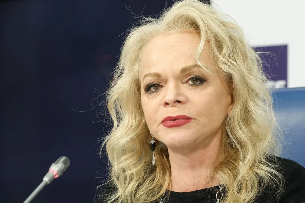 Xalq artistinin evləri əlindən alına bilər