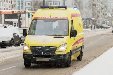 Avtobus 2 nəfəri vurdu - Birinin 3 yaşı var