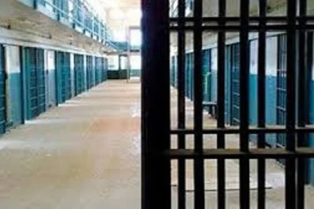 DƏHŞƏTLİ CİNAYƏT - Kişi həyat yoldaşı və 7 yaşlı oğlunu - QAZLA BOĞMAQ İSTƏDİ