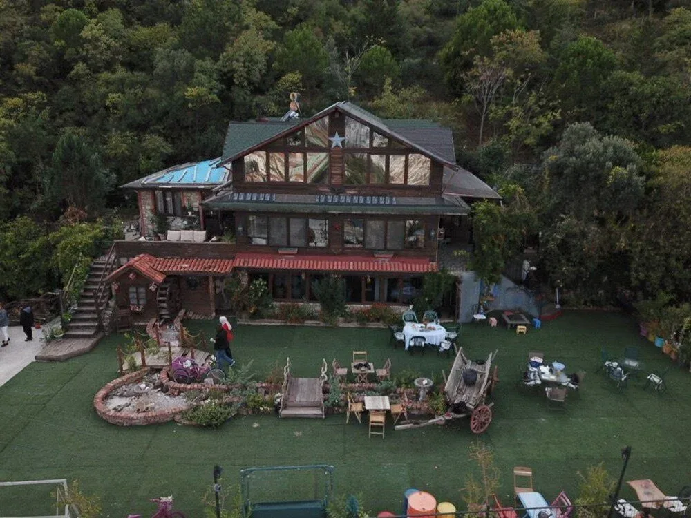 Klassik avtomobillər və əşyalar: - Evini muzeyə çevirdi - FOTOlar