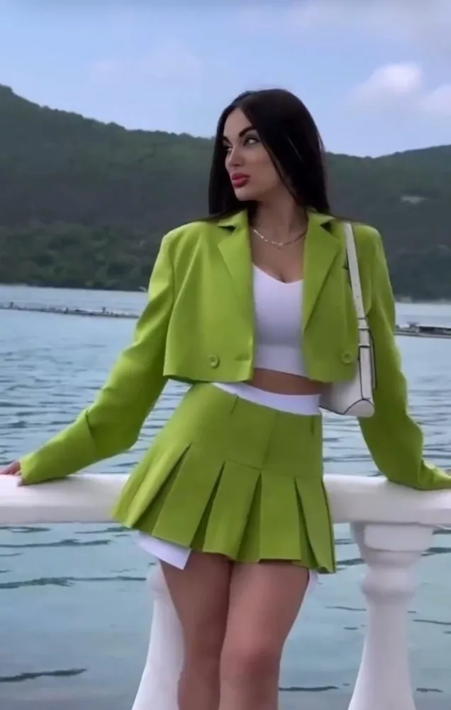 Sosial media fenomeni pəncərədən yıxıldı...