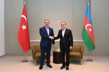 "Liverpul" futbolçusunu komandada saxlamaq üçün əlindən gələni edəcək