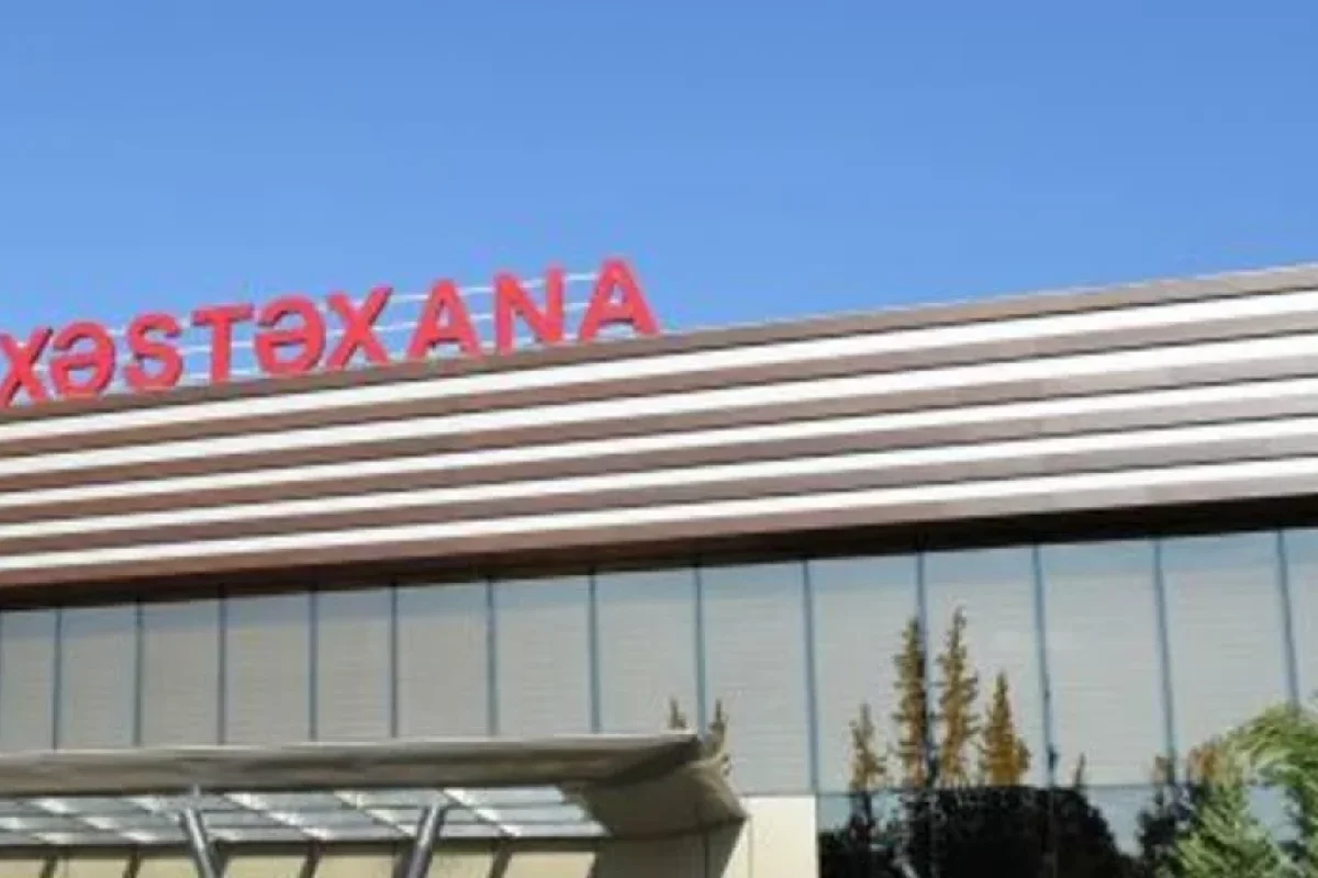 Bakıda müğənninin halı PİSLƏŞDİ - FOTO