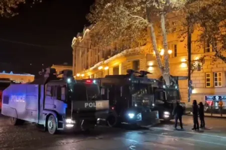 Gürcüstanda VƏZİYYƏT GƏRGİNLƏŞDİ - Xüsusi təyinatlılar hərəkətə keçir