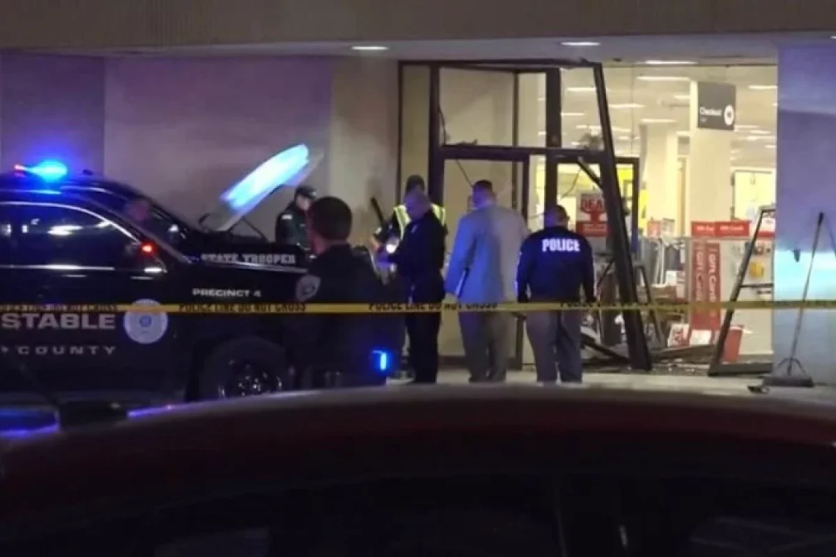 Polisdən qaçarkən qəza törətdi - 5 nəfər yaralandı