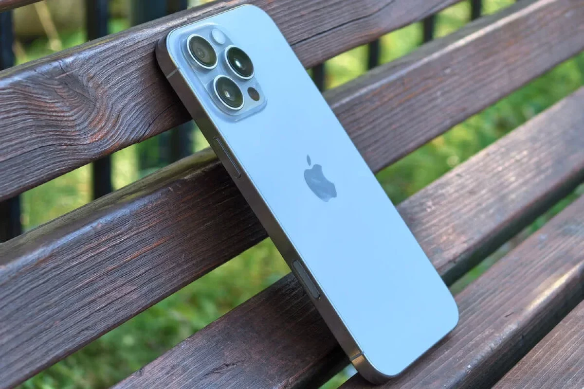 iPhone-u məbədin ianə qutusuna düşdü, - sonra isə...