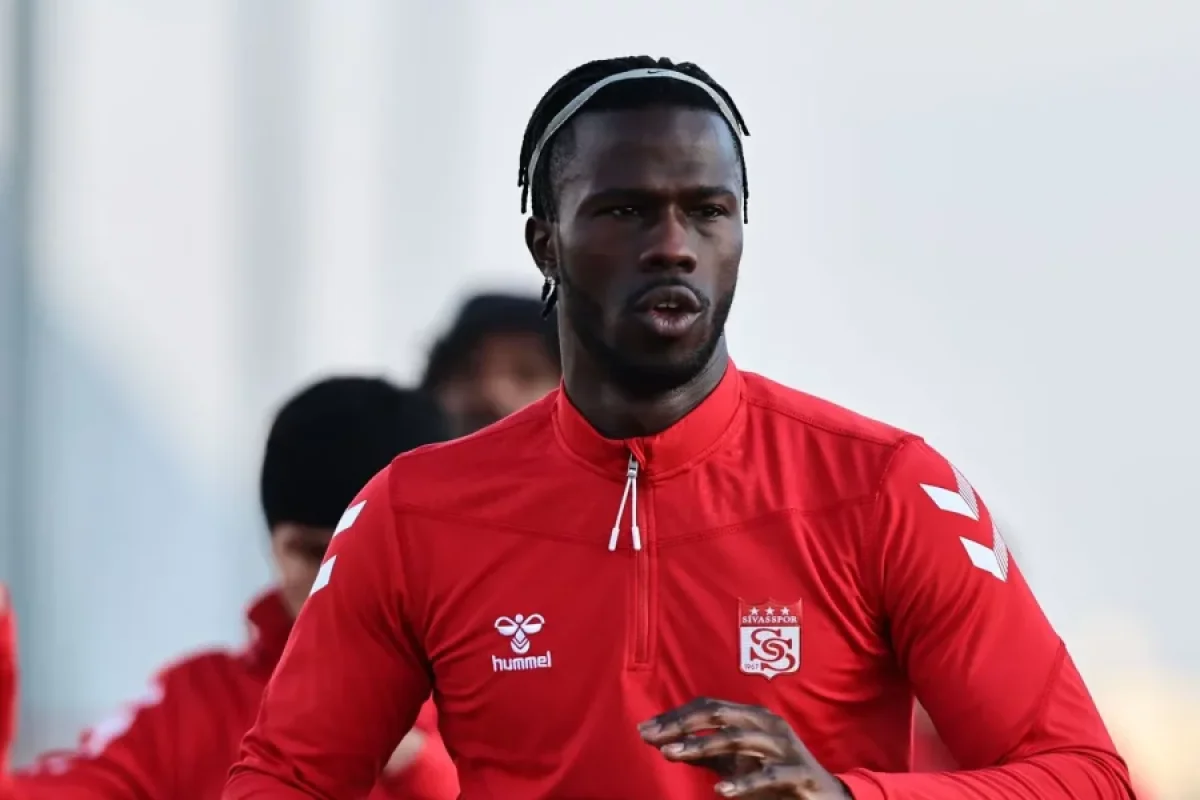 Adı Vanda Nara ilə çəkilən futbolçu, klubundan - AYRILDI