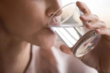 4 litr su içdi, - ölümdən döndü