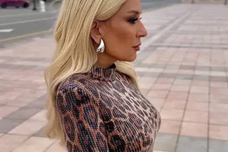 Tünzalə Ağayeva “Crystall hall”u salladı - VİDEO