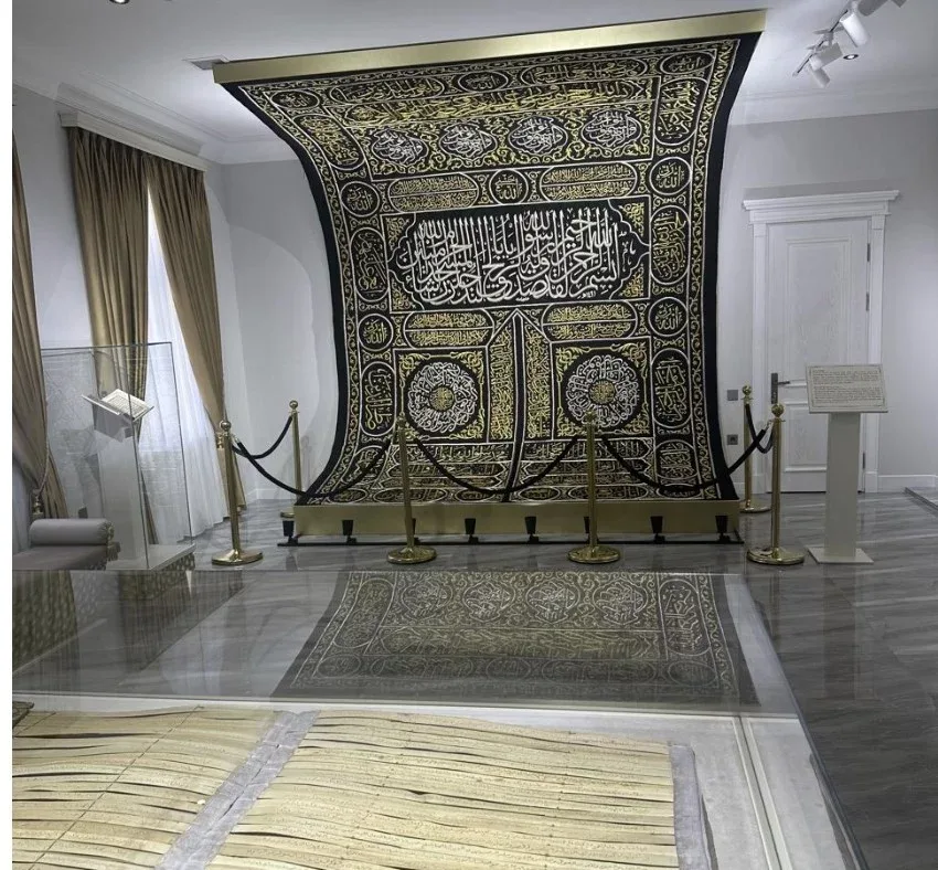 Kəbənin örtüyü Azərbaycana gətirildi - FOTO