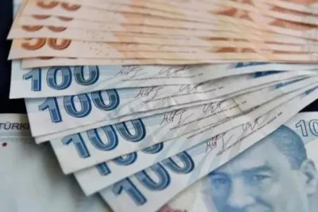 Türkiyədə minimum əmək haqqı artırıldı