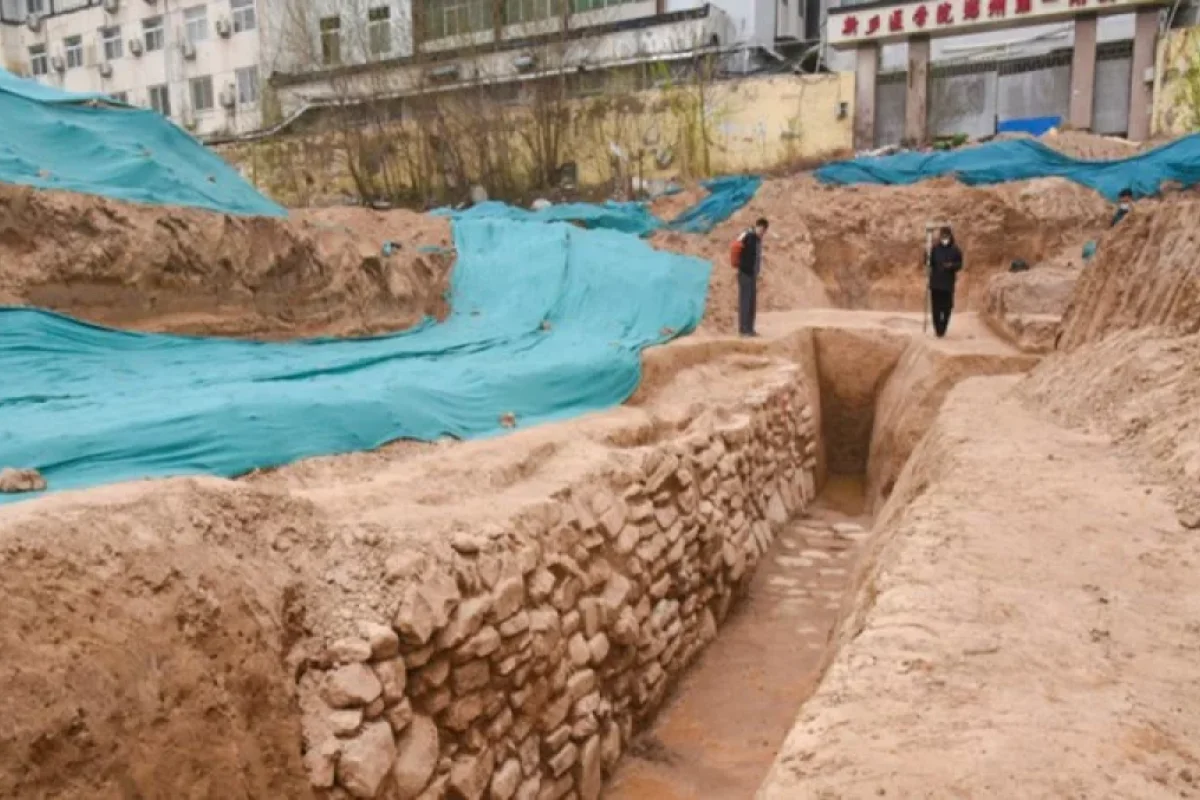 3 min ildən çox əvvəl çəkilmiş yolun hissəsi tapılıb