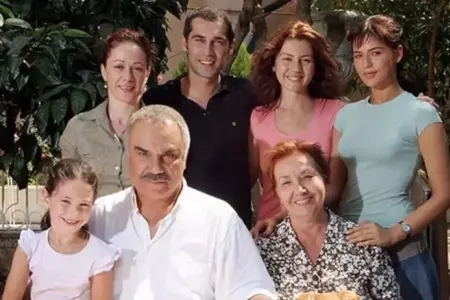 "Yaprak dökümü"nün aktyorları illər sonra - Foto