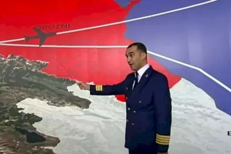Pilotlar təyyarəni buna görə dənizə endirməyib - Kapitan danışdı