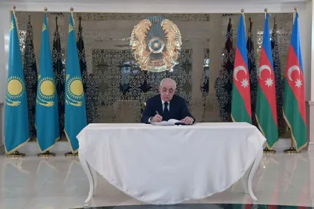 Əli Əsədov Qazaxıstan səfirliyinə getdi - FOTO
