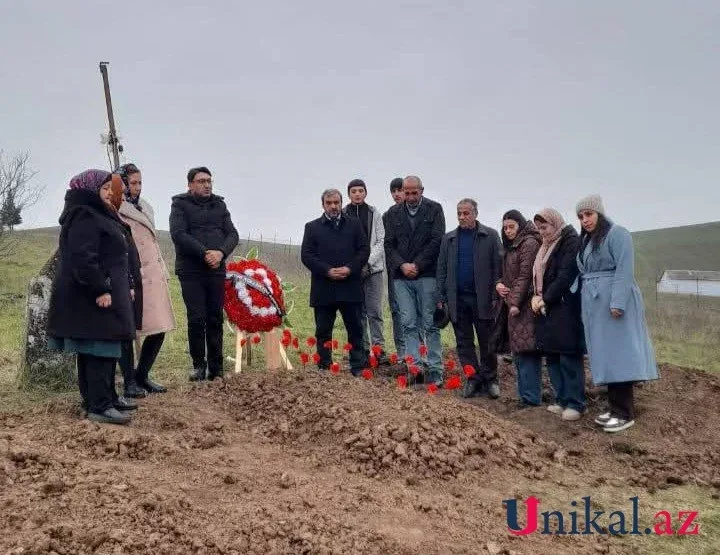 Təyyarə qəzasında ölən Qoşqarın məzarından - FOTOLAR