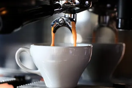 Qadınların sağlamlığına mənfi təsir edən içkilər